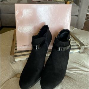 Bandolino Dress Black Suede Booties